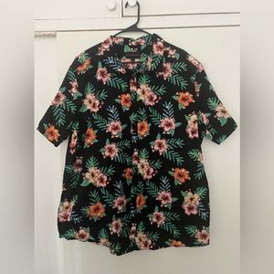 No Boundaries Men’s Tropical Print Short Sleeve Button-up Shirt 3XL.